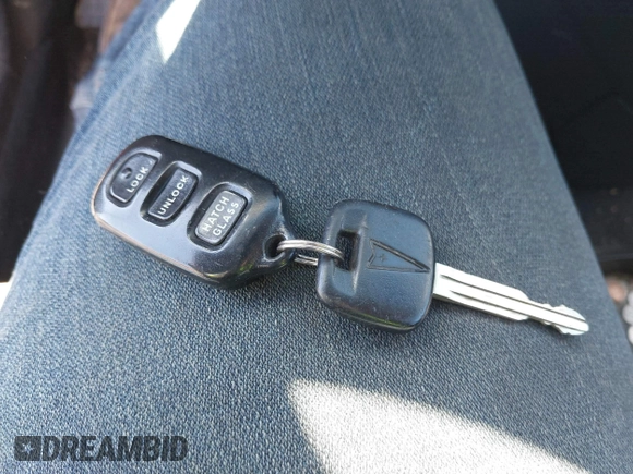 2006 Pontiac Vibe z VIN 5Y2SL65896Z426890, wystawiony jako IAAI lot #41738985 z przebiegiem 200 060 mil mil oraz . Historia ofert i sprzedaży dostępna na DreamBid. Obrazek 11.