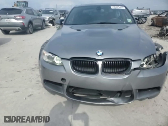 2011 BMW M3 z VIN WBSPM9C55BE202555, wystawiony jako Copart lot #46923435 z przebiegiem 78 949 mil mil oraz Szkody całkowita. Historia ofert i sprzedaży dostępna na DreamBid. Obrazek 11.