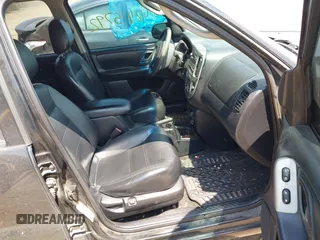 2003 Ford Escape Limited with VIN 1FMCU04113KB81019, listed as a IAAI auction lot 42415792 with 254,698 mi miles and . Bid and sale history available at DreamBid. Image 5.