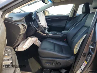 2017 Lexus NX 200t z VIN JTJYARBZXH2061188, wystawiony jako Copart lot #52870415 z przebiegiem Nie podano mil oraz Szkody całkowita. Historia ofert i sprzedaży dostępna na DreamBid. Obrazek 7.