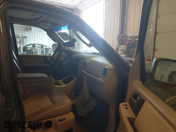 2003 Ford Expedition Eddie Bauer with VIN 1FMFU18L03LA98352, listed as a IAAI auction lot 42290351 with 249,903 mi miles and . Bid and sale history available at DreamBid. Image 5.