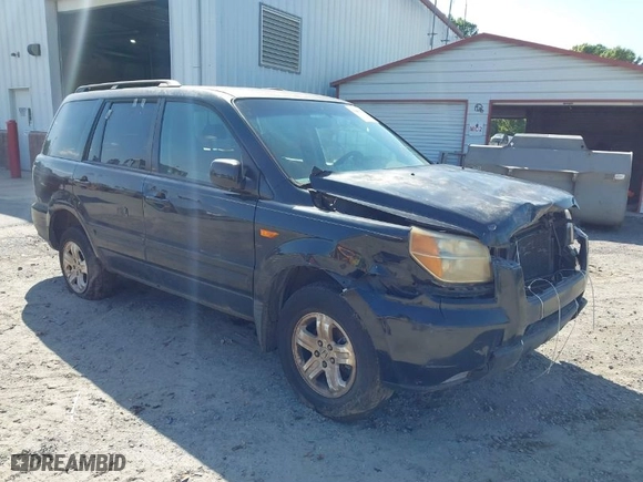 2008 Honda Pilot VP with VIN 5FNYF28218B002162, listed as a IAAI auction lot 39063504 with 252,691 mi miles. Bid and sale history available at carsss.com. Image 1.