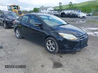 2013 Ford Focus SE z VIN 1FADP3F21DL370052, wystawiony jako IAAI lot #42208904 z przebiegiem 186 279 mil mil oraz . Historia ofert i sprzedaży dostępna na DreamBid. Obrazek 1.