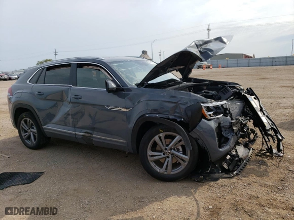 2024 Volkswagen Atlas Cross Sport 2.0T SEL R-Line with VIN 1V2AE2CA9RC253737, listed as a Copart auction lot 68813474 with 325 mi miles and Salvage Title. Bid and sale history available at carsss.com. Image 4.