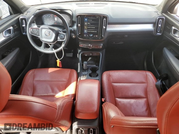 2019 Volvo XC40 Momentum z VIN YV4AC2HK8K2072999, wystawiony jako Copart lot #45344975 z przebiegiem 108 305 mil mil oraz Nie do naprawy • Non repairable. Historia ofert i sprzedaży dostępna na DreamBid. Obrazek 8.