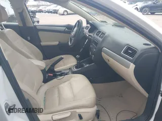 2013 Volkswagen Jetta Sedan SE w/Convenience/Sunroof with VIN 3VWBP7AJ0DM415159, listed as a IAAI auction lot 41615160 with 162,405 mi miles. Bid and sale history available at carsss.com. Image 5.