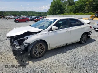 2015 Toyota Camry XLE z VIN 4T1BF1FK8FU044038, wystawiony jako Copart lot #56412165 z przebiegiem 68 363 mil mil oraz Czysty tytuł • Clean title. Historia ofert i sprzedaży dostępna na DreamBid. Obrazek 1.