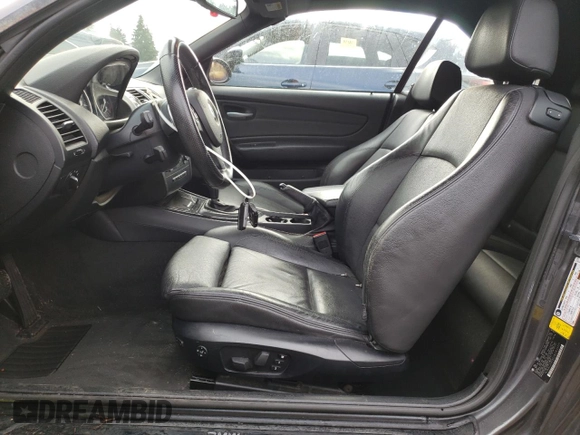 2008 BMW 1 Series 135i z VIN WBAUN93528VK39771, wystawiony jako Copart lot #87970105 z przebiegiem 88 618 mil mil oraz Szkoda całkowita • Salvage title. Historia ofert i sprzedaży dostępna na DreamBid. Obrazek 7.