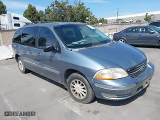 2000 Ford Windstar Wagon SE with VIN 2FMZA5248YBA46389, listed as a IAAI auction lot 40361708 with 281,576 mi miles. Bid and sale history available at carsss.com. Image 1.