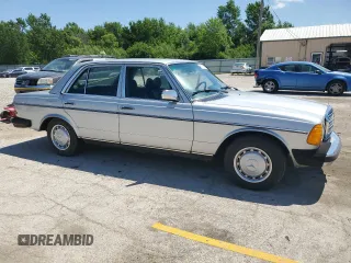 1979 Mercedes-Benz 300 с VIN 12313012127361, выставлен на аукционе Copart как лот 61981455 с пробегом 173 130 миль миль и Чистый • Clean title. История ставок и продаж доступна на DreamBid. Изображение 4.