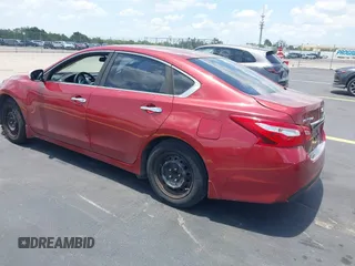 2016 Nissan Altima S z VIN 1N4AL3AP4GN353532, wystawiony jako IAAI lot #42325237 z przebiegiem 165 624 mil mil oraz . Historia ofert i sprzedaży dostępna na DreamBid. Obrazek 3.