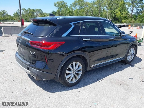 2019 Infiniti QX50 ESSENTIAL with VIN 3PCAJ5M12KF122087, listed as a IAAI auction lot 41790887 with 120,621 mi miles. Bid and sale history available at carsss.com. Image 4.