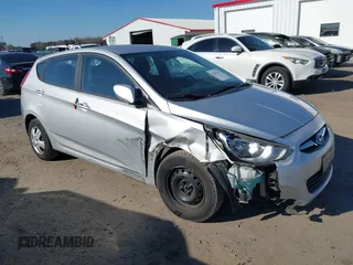 2013 Hyundai Accent GS z VIN KMHCT5AE6DU121265, wystawiony jako IAAI lot #41491675 z przebiegiem 120 752 mil mil oraz . Historia ofert i sprzedaży dostępna na DreamBid. Obrazek 1.