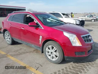 2012 Cadillac SRX Luxury Collection z VIN 3GYFNAE3XCS645783, wystawiony jako IAAI lot #42048542 z przebiegiem 142 389 mil mil oraz . Historia ofert i sprzedaży dostępna na DreamBid. Obrazek 1.