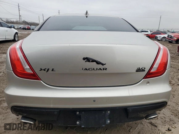 2017 Jaguar XJ with VIN SAJWJ2GD1H8W04196, listed as a Copart auction lot 42312835 with 0 mi miles and Clean Title. Bid and sale history available at carsss.com. Image 6.