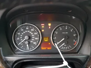 2006 BMW 3 Series 325xi с VIN WBAVT13576AV98386, выставлен на аукционе Copart как лот 81520954 с пробегом 362 557 миль миль и Списание • Salvage title. История ставок и продаж доступна на DreamBid. Изображение 9.