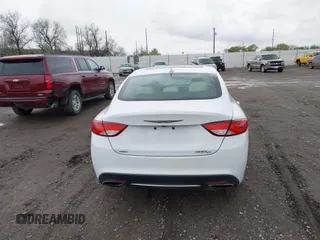 2015 Chrysler 200 C z VIN 1C3CCCEG3FN543757, wystawiony jako IAAI lot #41468410 z przebiegiem 145 041 mil mil oraz . Historia ofert i sprzedaży dostępna na DreamBid. Obrazek 16.