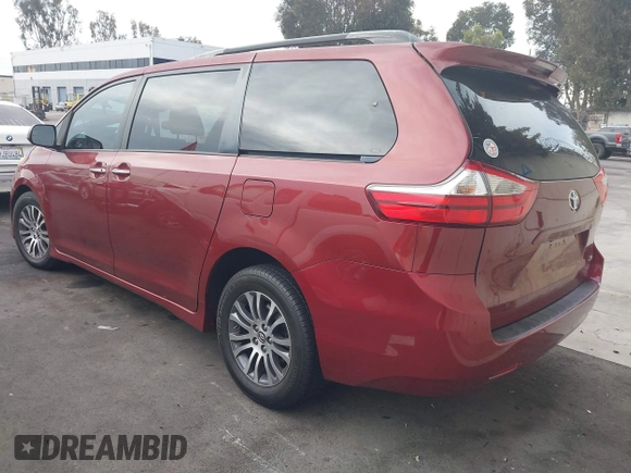 2018 Toyota Sienna XLE Auto Access Seat with VIN 5TDYZ3DC8JS932914, listed as a IAAI auction lot 41178252 with 112,009 mi miles. Bid and sale history available at carsss.com. Image 3.