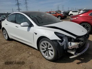 2021 Tesla Model 3 Standard Range Plus z VIN 5YJ3E1EA6MF059194, wystawiony jako Copart lot #53483595 z przebiegiem 22 072 mil mil oraz Szkody całkowita. Historia ofert i sprzedaży dostępna na DreamBid. Obrazek 4.