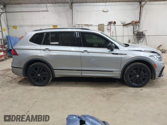 2022 Volkswagen Tiguan SE R-Line Black с VIN 3VV8B7AX8NM044884, выставлен на аукционе IAAI как лот 42331323 с пробегом 45 945 миль миль и . История ставок и продаж доступна на DreamBid. Изображение 13.