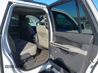 2018 Ford Expedition Max XLT with VIN 1FMJK1JT5JEA27028, listed as a IAAI auction lot 41111904 with 116,414 mi miles and . Bid and sale history available at DreamBid. Image 8.