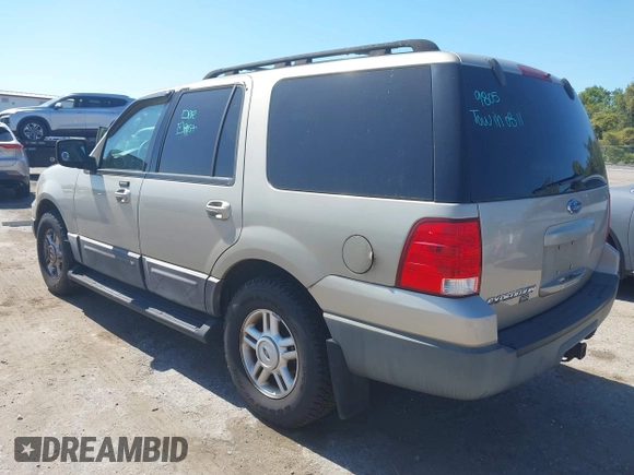 2005 Ford Expedition Special Service with VIN 1FMPU16525LB02834, listed as a IAAI auction lot 42054876 with 105,577 mi miles and . Bid and sale history available at DreamBid. Image 3.