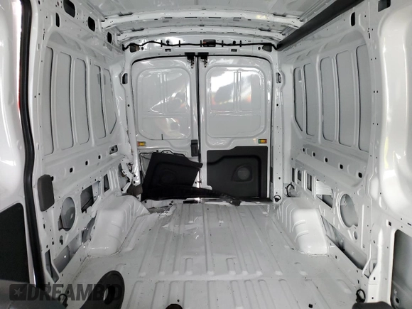 2023 Ford E-Transit Cargo z VIN 1FTBW9CK3PKA78425, wystawiony jako Copart lot #56234154 z przebiegiem 6961 mil mil oraz Szkody całkowita. Historia ofert i sprzedaży dostępna na DreamBid. Obrazek 10.