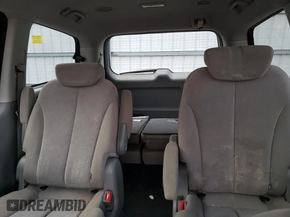2010 Kia Sedona LX with VIN KNDMG4C32A6346589, listed as a Copart auction lot 53001474 with 139,923 mi miles and Salvage Title. Bid and sale history available at carsss.com. Image 10.