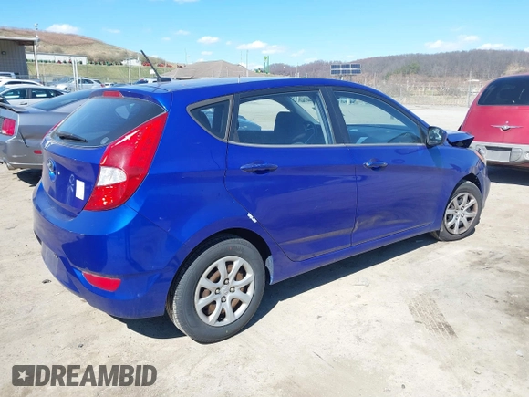 2012 Hyundai Accent GS z VIN KMHCT5AE6CU016983, wystawiony jako IAAI lot #41811208 z przebiegiem 129 152 mil mil oraz . Historia ofert i sprzedaży dostępna na DreamBid. Obrazek 4.