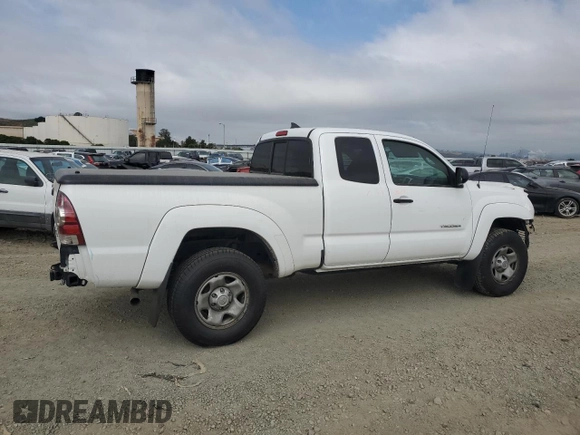 2014 Toyota Tacoma PreRunner with VIN 5TFTU4GN2EX063951, listed as a Copart auction lot 52083875 with 205,969 mi miles and Salvage title. Bid and sale history available at DreamBid. Image 3.