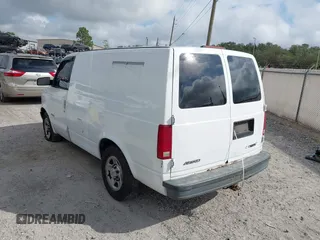 2004 Chevrolet Astro Cargo Van with VIN 1GCDM19X54B128451, listed as a IAAI auction lot 41231618 with 322,091 mi miles. Bid and sale history available at carsss.com. Image 3.