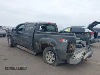 2010 GMC Sierra 1500 SLE z VIN 3GTRKVE38AG217942, wystawiony jako IAAI lot #41694936 z przebiegiem 115 167 mil mil oraz . Historia ofert i sprzedaży dostępna na DreamBid. Obrazek 3.