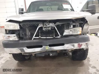 2003 Chevrolet Silverado 2500HD LS with VIN 1GCHK23133F136475, listed as a IAAI auction lot 41609322 with 233,193 mi miles. Bid and sale history available at carsss.com. Image 6.