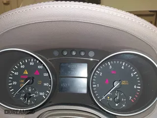 2009 Mercedes-Benz GL-Class 5.5L with VIN 4JGBF86E59A506399, listed as a IAAI auction lot 41618813 with 93,870 mi miles. Bid and sale history available at carsss.com. Image 7.