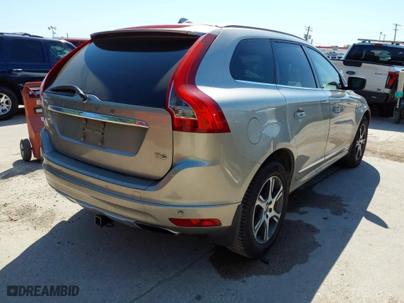 2015 Volvo XC60 T6 Drive-E Platinum with VIN YV449MDM8F2664536, listed as a IAAI auction lot 42037988 with 126,550 mi miles. Bid and sale history available at carsss.com. Image 4.