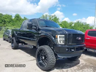 2010 Ford F-250 XL z VIN 1FTSW2BR0AEA68608, wystawiony jako IAAI lot #42115694 z przebiegiem 182 767 mil mil oraz . Historia ofert i sprzedaży dostępna na DreamBid. Obrazek 1.