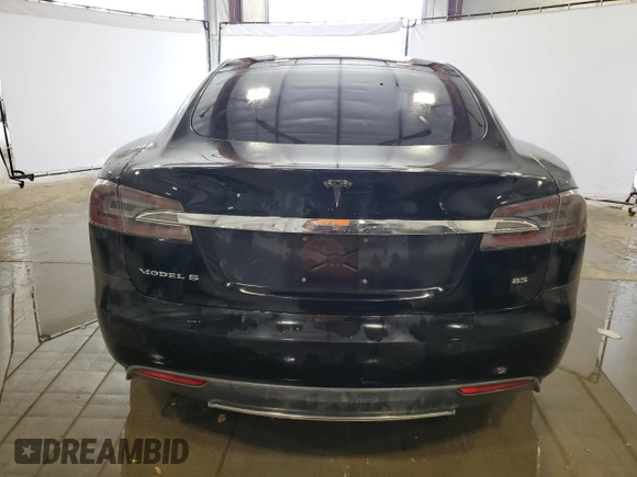 2014 Tesla Model S 60 z VIN 5YJSA1H13EFP52938, wystawiony jako Copart lot #56050055 z przebiegiem 125 376 mil mil oraz Czysty tytuł • Clean title. Historia ofert i sprzedaży dostępna na DreamBid. Obrazek 6.