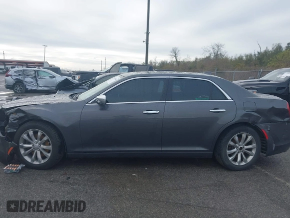 2019 Chrysler 300 Limited with VIN 2C3CCAKG5KH594978, listed as a IAAI auction lot 41261006 with 184,890 mi miles. Bid and sale history available at carsss.com. Image 14.