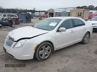 2011 Mercury Milan with VIN 3MEHM0HAXBR600952, listed as a IAAI auction lot 41381502 with 224,045 mi miles. Bid and sale history available at carsss.com. Image 17.