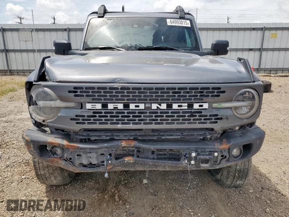 2023 Ford Bronco z VIN 1FMEE5DH1PLB80999, wystawiony jako Copart lot #64993015 z przebiegiem 36 436 mil mil oraz Szkoda całkowita • Salvage title. Historia ofert i sprzedaży dostępna na DreamBid. Obrazek 5.