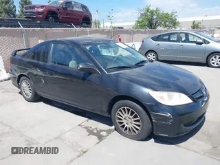2005 Honda Civic Cpe LX with VIN 1HGEM22555L067506, listed as a IAAI auction lot 42149359 with 204,616 mi miles. Bid and sale history available at carsss.com. Image 1.