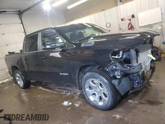 2024 Ram 1500 Big Horn z VIN 1C6SRFFT3RN105058, wystawiony jako Copart lot #46500315 z przebiegiem 25 112 mil mil oraz Szkoda całkowita • Salvage title. Historia ofert i sprzedaży dostępna na DreamBid. Obrazek 4.