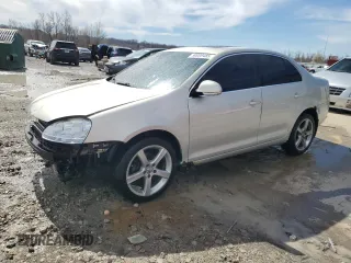 2010 Volkswagen Jetta TDI с VIN 3VWRL7AJ6AM171457, выставлен на аукционе Copart как лот 50009485 с пробегом 221 041 миль миль и Списание • Salvage title. История ставок и продаж доступна на DreamBid. Изображение 1.
