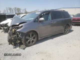 2016 Toyota Sienna SE с VIN 5TDXK3DC9GS724520, выставлен на аукционе Copart как лот 51005185 с пробегом 88 074 миль миль и Списание • Salvage title. История ставок и продаж доступна на DreamBid. Изображение 1.