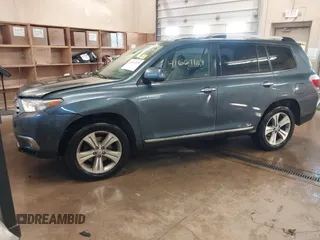 2012 Toyota Highlander Limited with VIN 5TDDK3EH4CS152327, listed as a IAAI auction lot 41661129 with 196,836 mi miles. Bid and sale history available at carsss.com. Image 2.