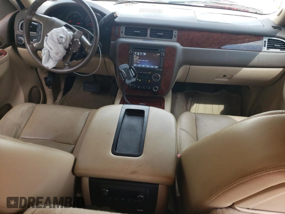 2013 Chevrolet Avalanche LTZ z VIN 3GNTKGE72DG115116, wystawiony jako Copart lot #54606845 z przebiegiem 239 460 mil mil oraz Czysty tytuł • Clean title. Historia ofert i sprzedaży dostępna na DreamBid. Obrazek 8.