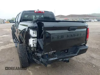 2024 Chevrolet Colorado 4WD ZR2 with VIN 1GCPTFEK4R1270553, listed as a IAAI auction lot 42208616 with 3,700 mi miles and . Bid and sale history available at DreamBid. Image 18.
