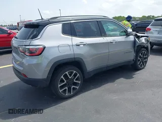 2018 Jeep Compass Limited with VIN 3C4NJDCB6JT131963, listed as a IAAI auction lot 42453633 with 96,782 mi miles and . Bid and sale history available at DreamBid. Image 4.