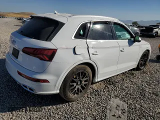 2018 Audi SQ5 Prestige with VIN WA1C4AFY5J2101541, listed as a Copart auction lot 70876654 with Not Provided miles and Salvage Title. Bid and sale history available at DreamBid. Image 3.