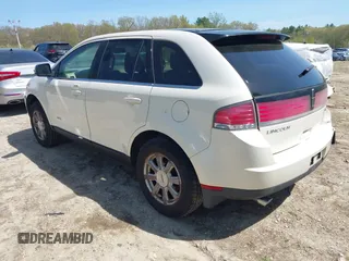 2007 Lincoln MKX z VIN 2LMDU68C67BJ32292, wystawiony jako IAAI lot #42165581 z przebiegiem 199 874 mil mil oraz . Historia ofert i sprzedaży dostępna na DreamBid. Obrazek 3.